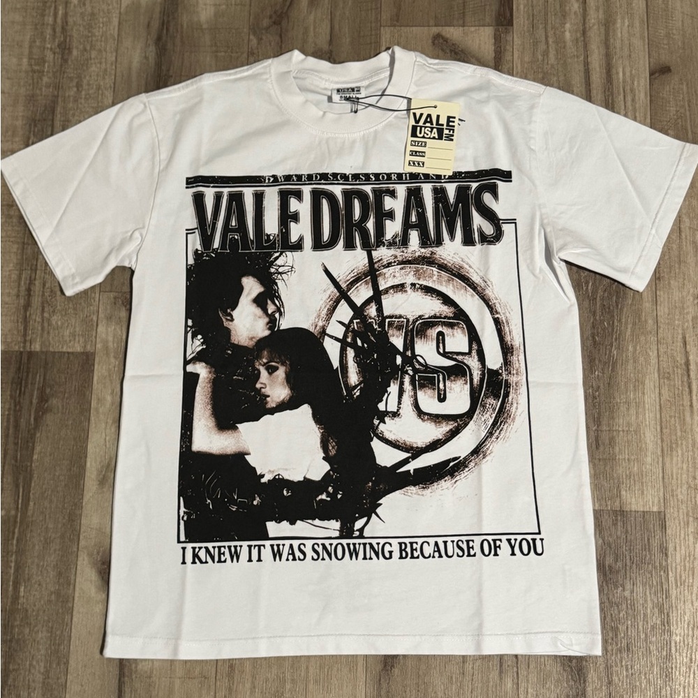 Vale Dreams White Graphic Tee